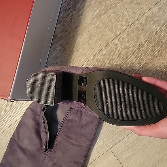 Thigh high boots - Picture 2 of 3